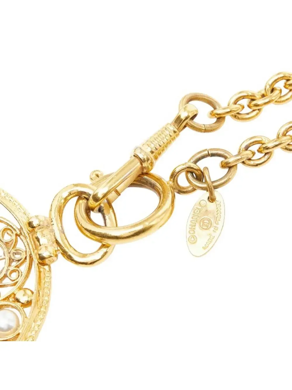 CHANEL elevate your